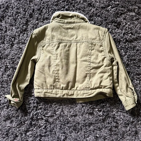 Tahari Olive Jacket with White Fleece Lining - Picture 3 of 8